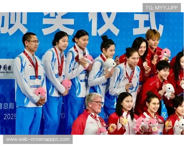 余依婷这生活可真让人眼馋，赛场上一秒女神，下秒豪宅里戴着钻戒像过节一样