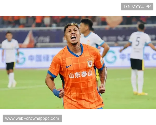 任意球判罚争议：为什么看似犯规却没给球？