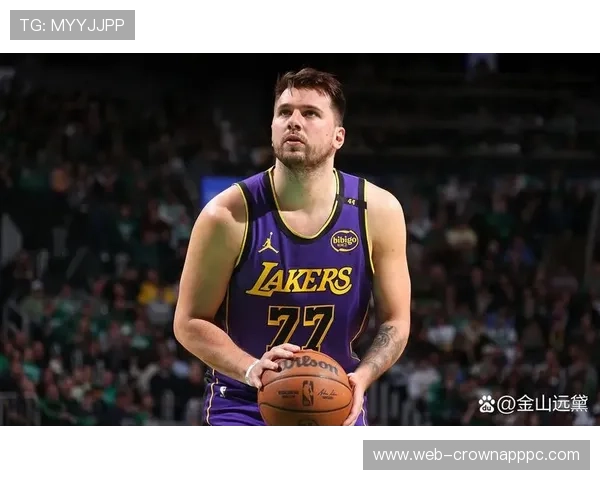 东契奇凭借挡拆突破拉开差距，助阵独行侠提升关键时刻效率