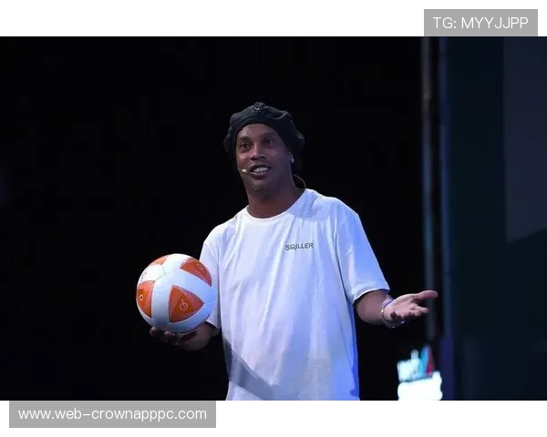 罗纳尔迪尼奥脚下的豪车已经开到邻居都傻眼了吧？