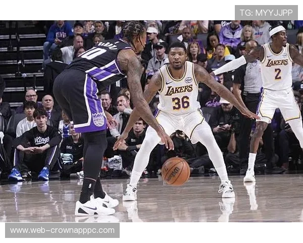 戴维斯挡拆制造错位效率提升显著 拉开湖人内线威胁差距